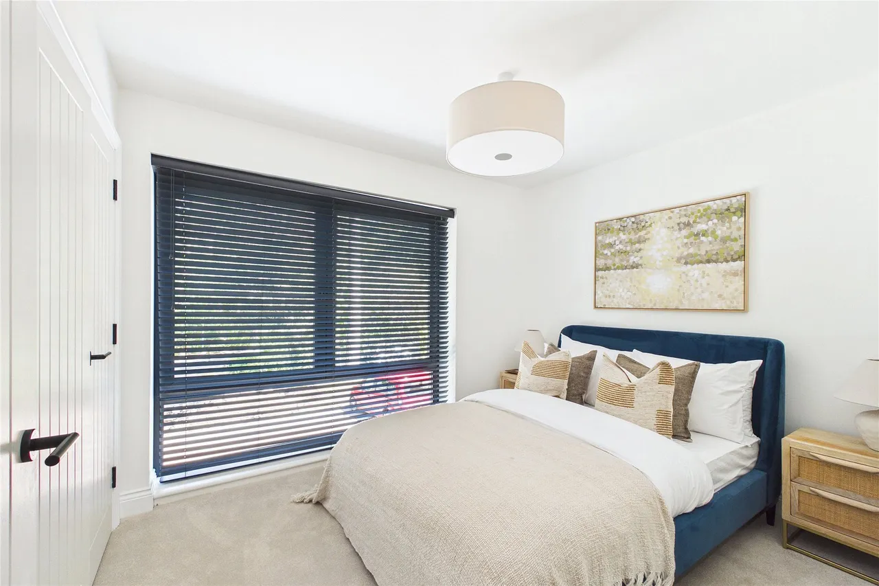 Shores Road, Horsell, GU21, photo 8