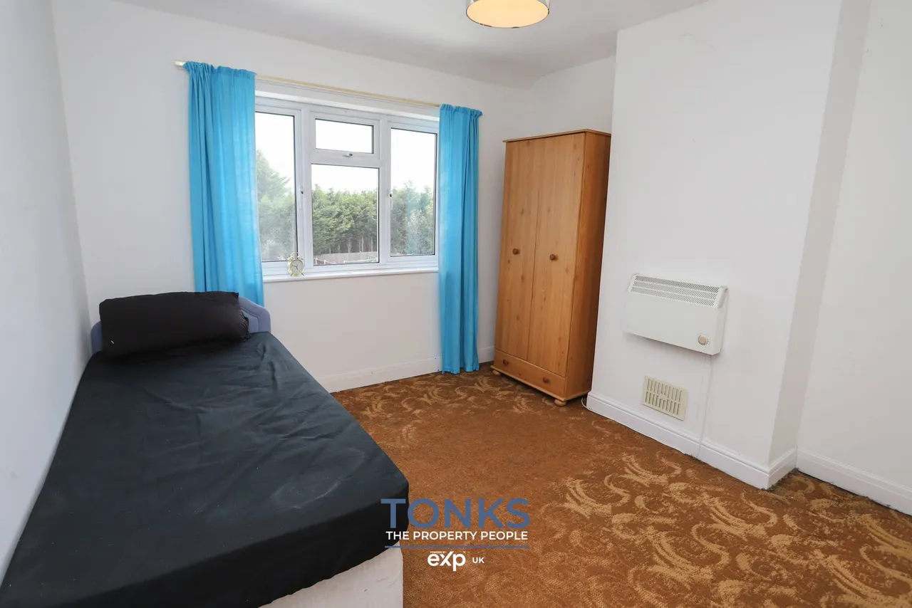 Highbury Avenue, Rowley Regis, B65, photo 14