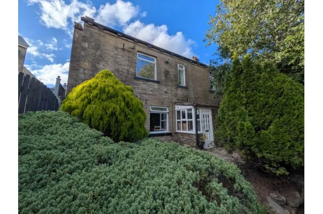 Halifax Road, Bradford, BD13, photo 24