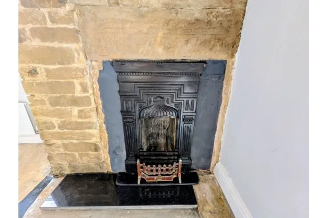 Halifax Road, Bradford, BD13, photo 11