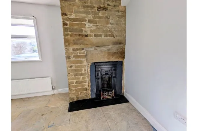Halifax Road, Bradford, BD13, photo 12