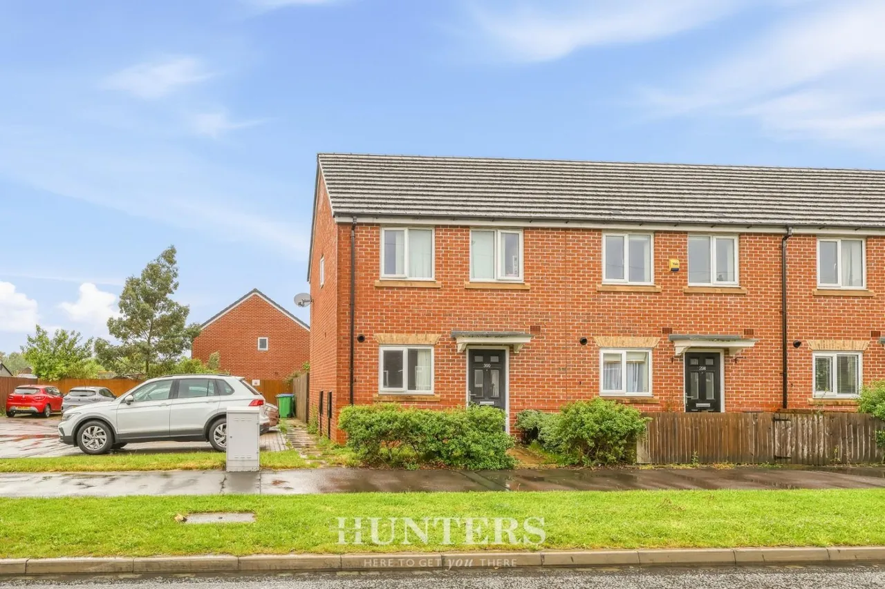 2 bed house for sale, Windermere Road, Middleton, M24