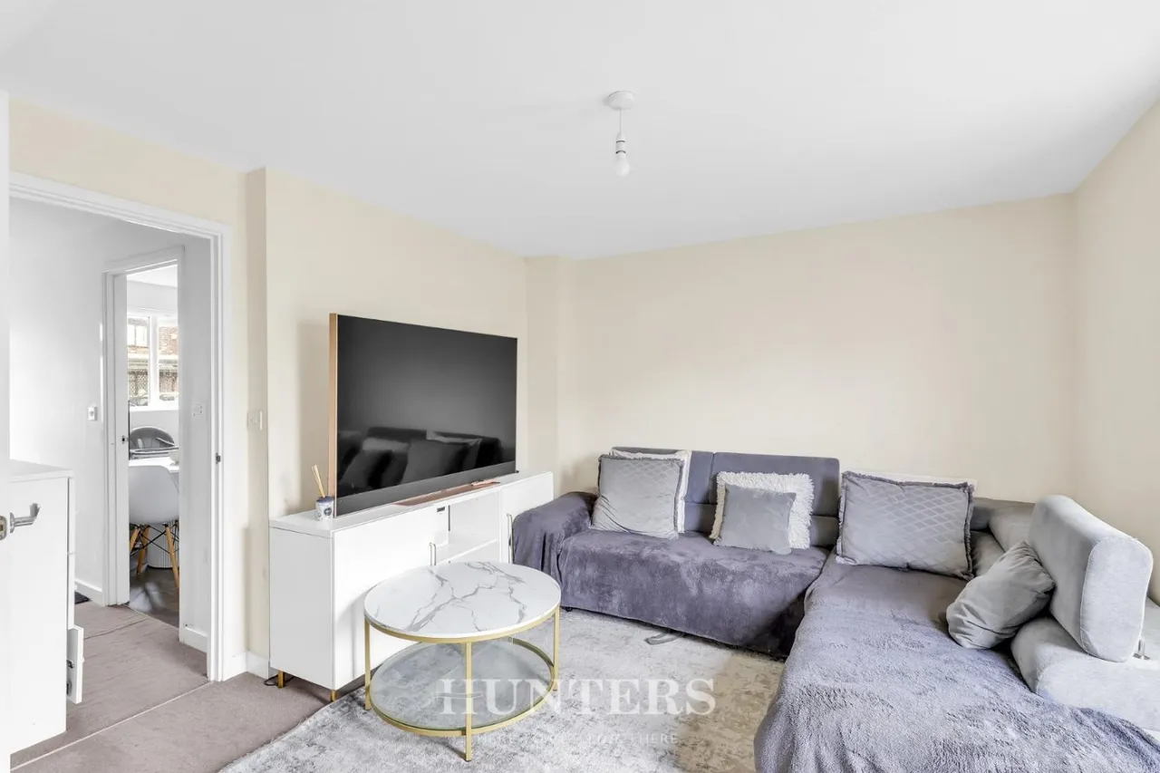 Windermere Road, Middleton, M24, photo 5