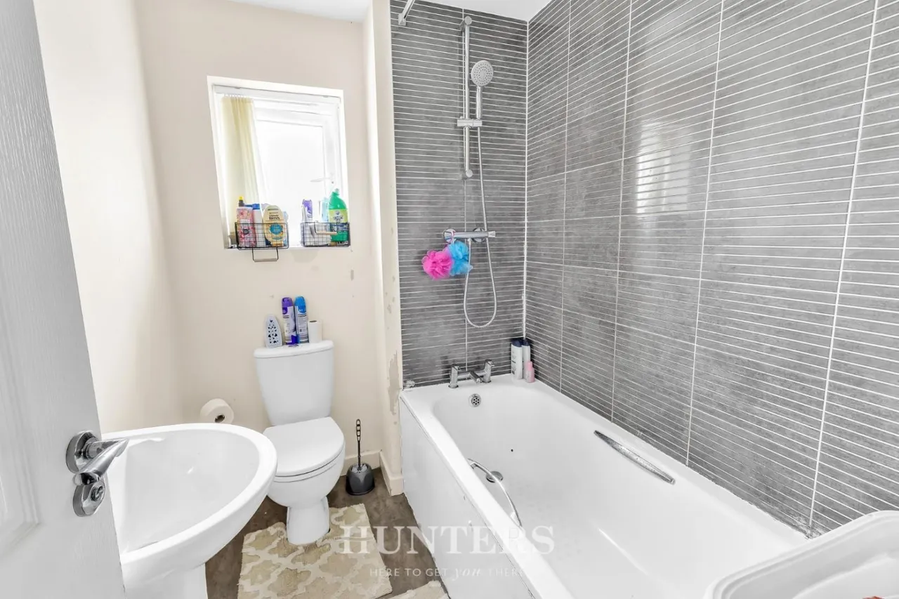 Windermere Road, Middleton, M24, photo 14