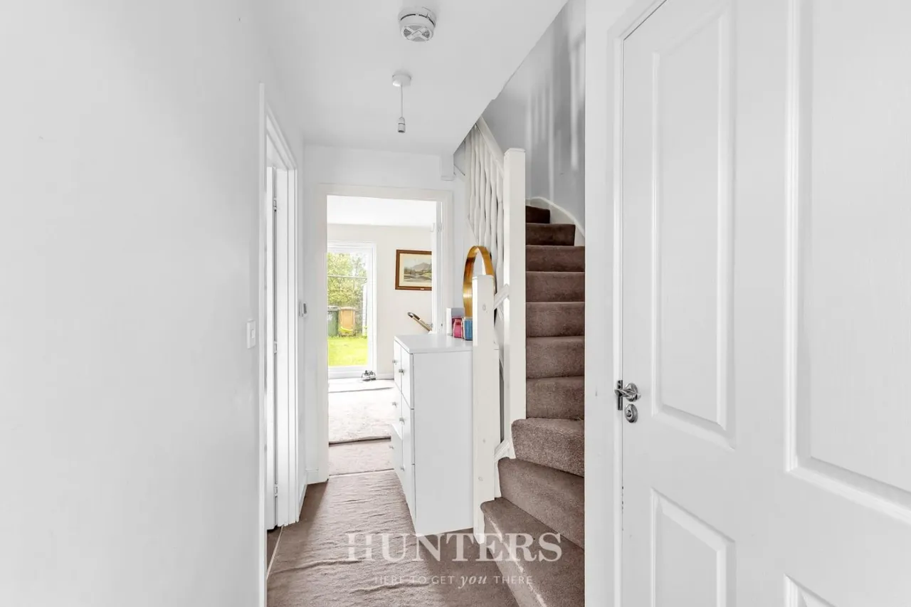 Windermere Road, Middleton, M24, photo 2