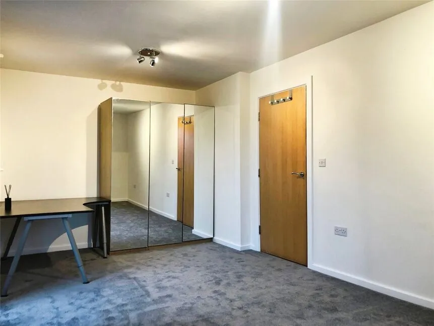 Waterside Gardens, Bolton, BL1, photo 6