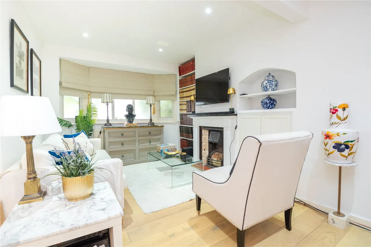 Fulwell Park Avenue, Twickenham, TW2, photo 2