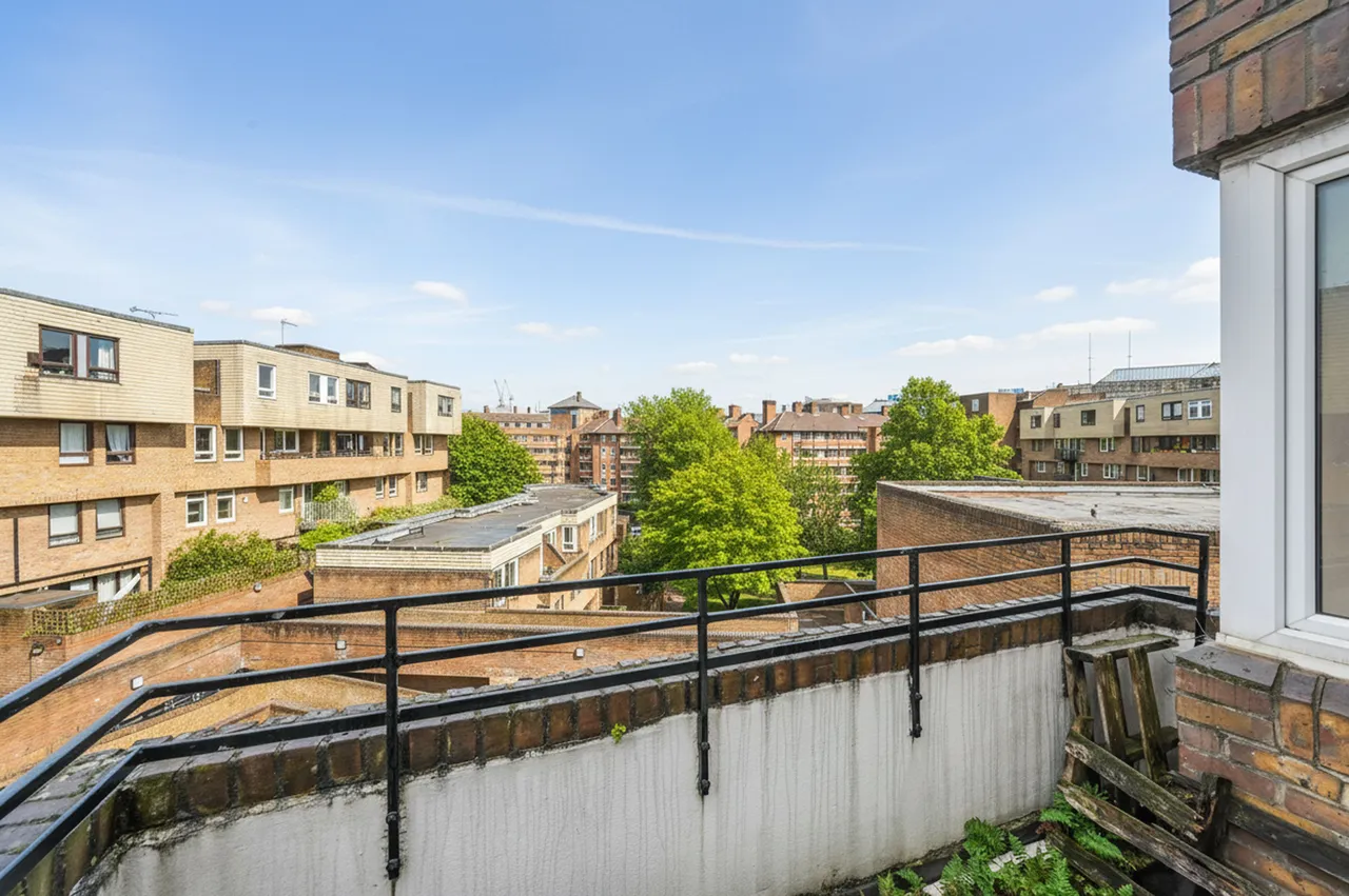58 Burr Close, London, photo 4