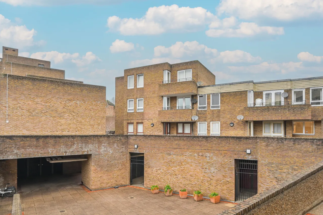 58 Burr Close, London, photo 9