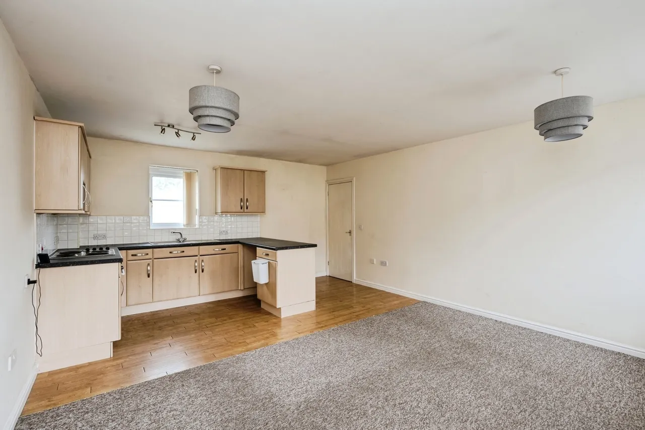 Six Mills Avenue, Gorseinon, SA4, photo 4