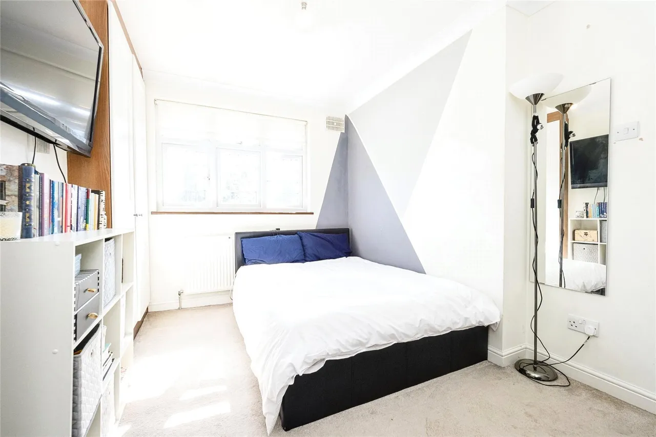 Norman Close, Romford, RM5, photo 9