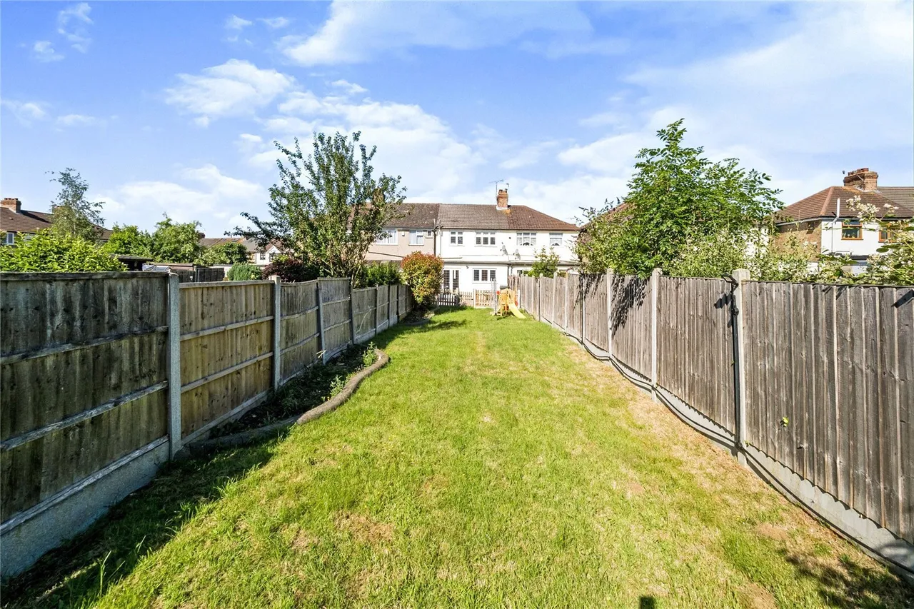 Norman Close, Romford, RM5, photo 13