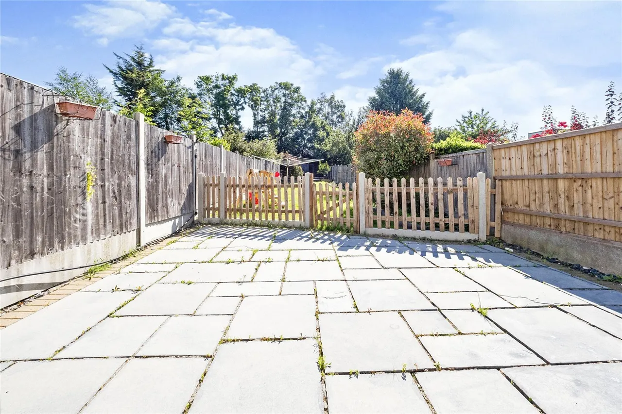Norman Close, Romford, RM5, photo 14