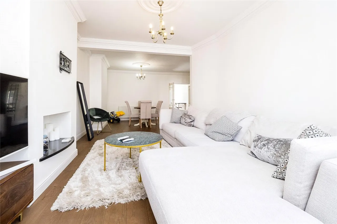 Norman Close, Romford, RM5, photo 2