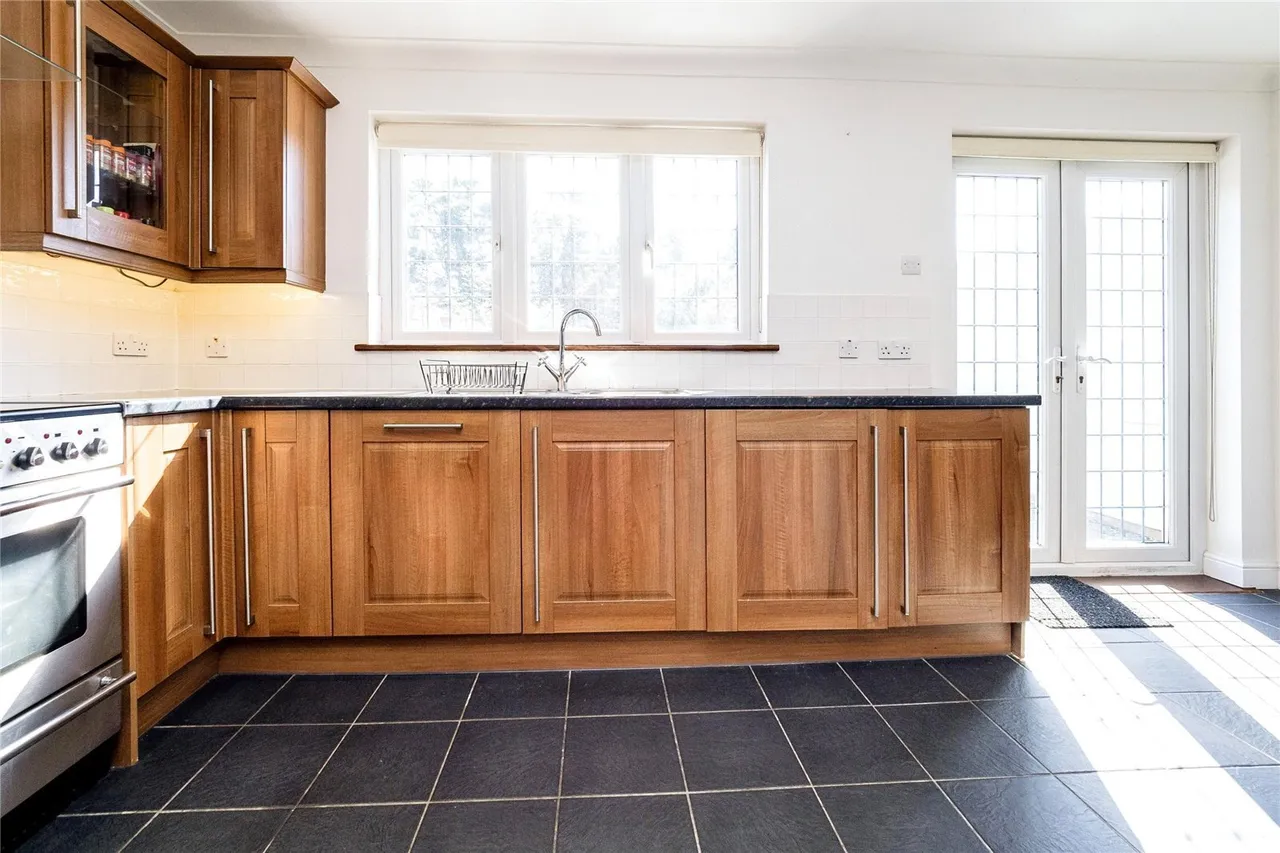 Norman Close, Romford, RM5, photo 7