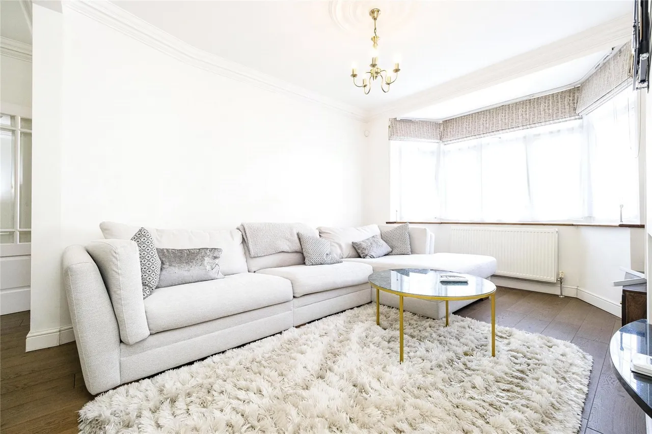Norman Close, Romford, RM5, photo 3
