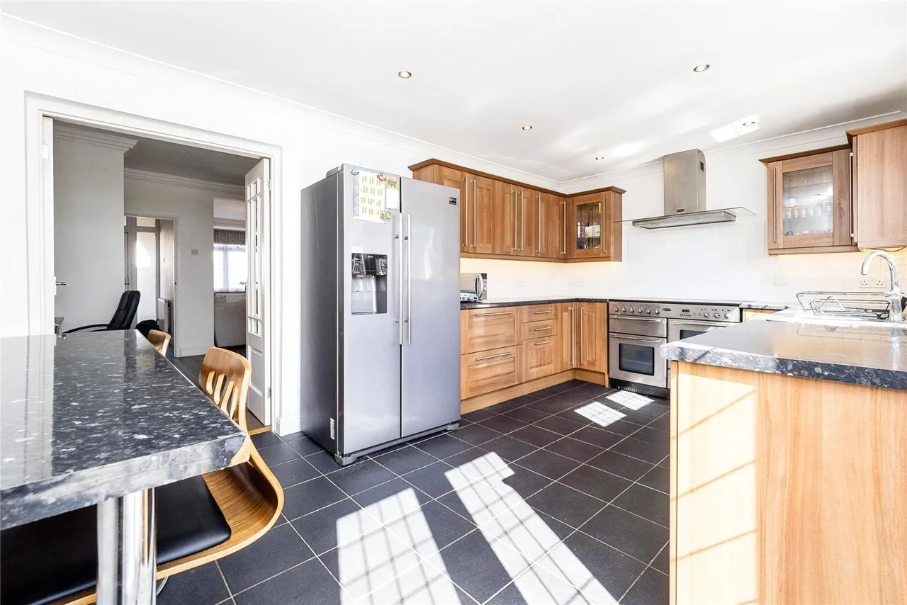 Norman Close, Romford, RM5, photo 8