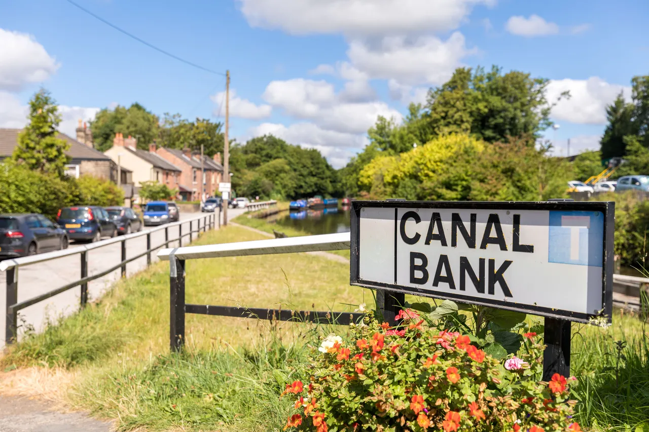 Canal Bank, Appley Bridge, WN6, photo 17