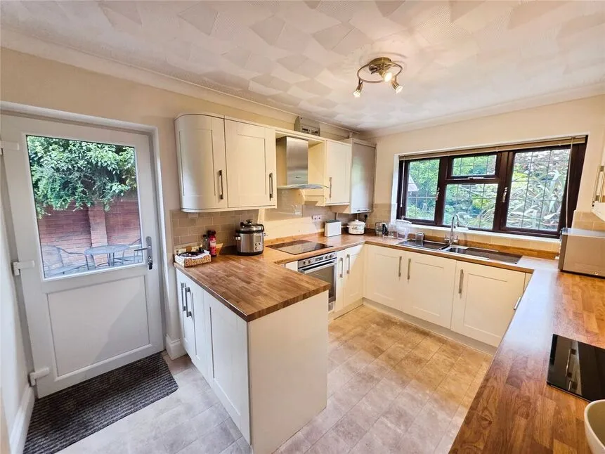 Wigmore Road, Gillingham, ME8, photo 2