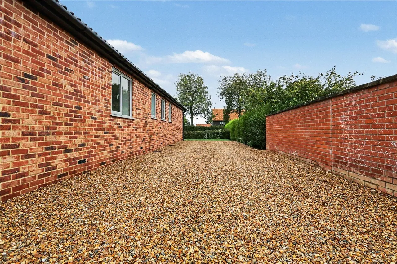 The Street, North Lopham, IP22, photo 20