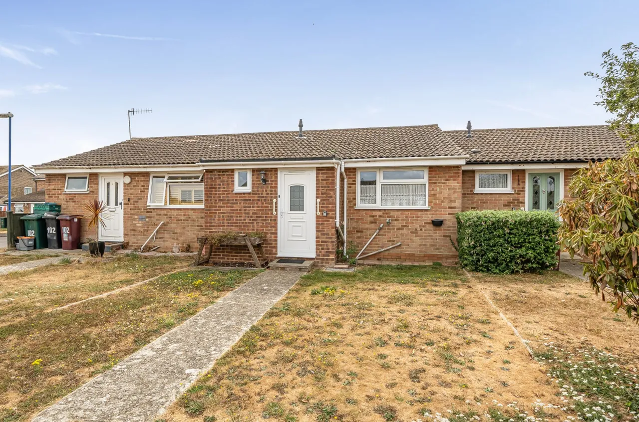 1 bed property for sale, Gainsborough Drive, Selsey, PO20