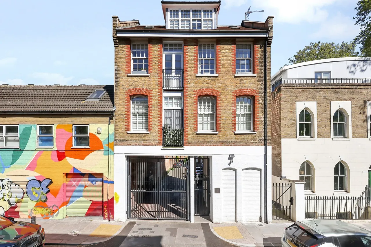 2 bed property for sale — Flat 20, 20-24 St Matthew's Row, Tower Hamlets, London, E2 6DT