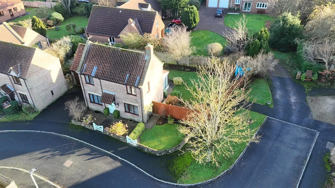2 bed house for sale — Dale Close Burniston, Scarborough YO13 0ED