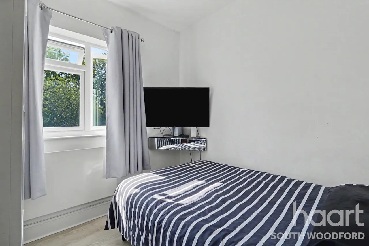 Wynndale Road, London, E18, photo 14