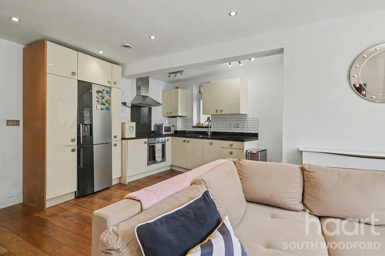Wynndale Road, London, E18, photo 3