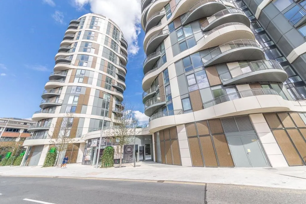 1 bed flat for sale — Cambridge Road, Barking, IG11
