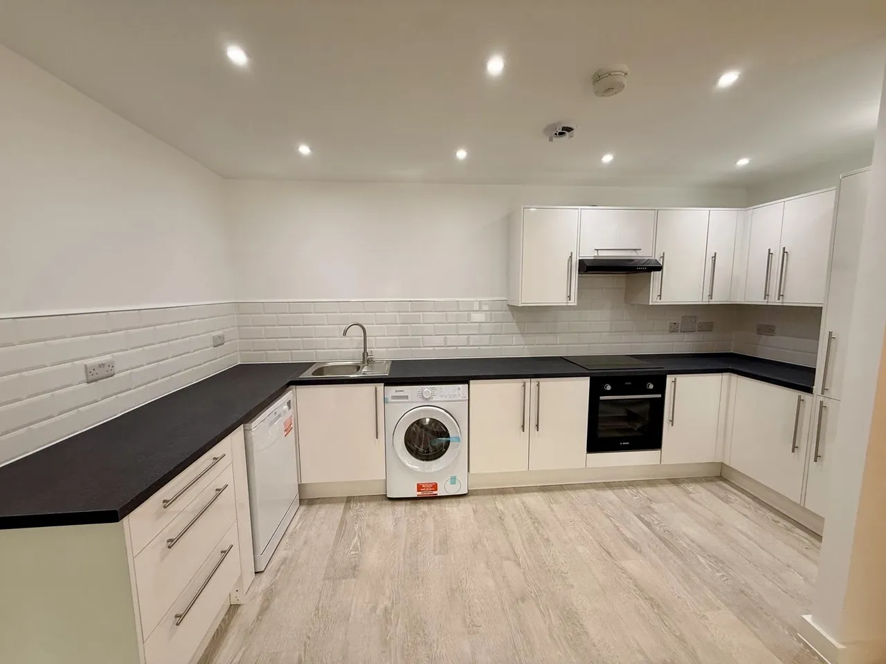 1 bed flat to rent, Armstrong House, Fletton Quays, PE2