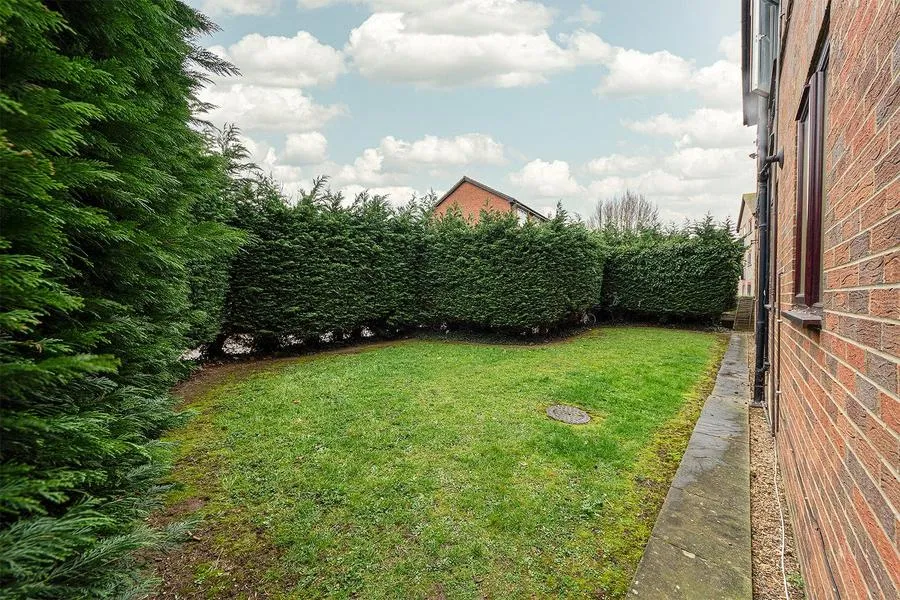 Grove Road, Mitcham, CR4, photo 11