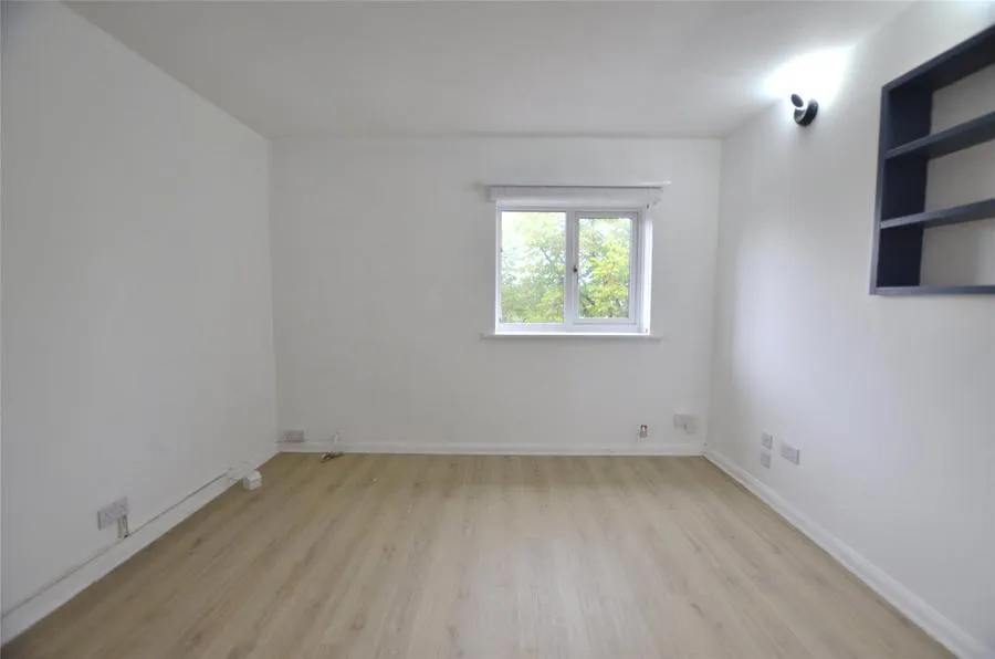 Grove Road, Mitcham, CR4, photo 4
