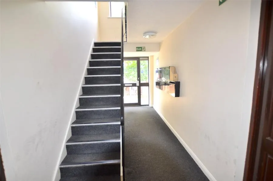 Grove Road, Mitcham, CR4, photo 8
