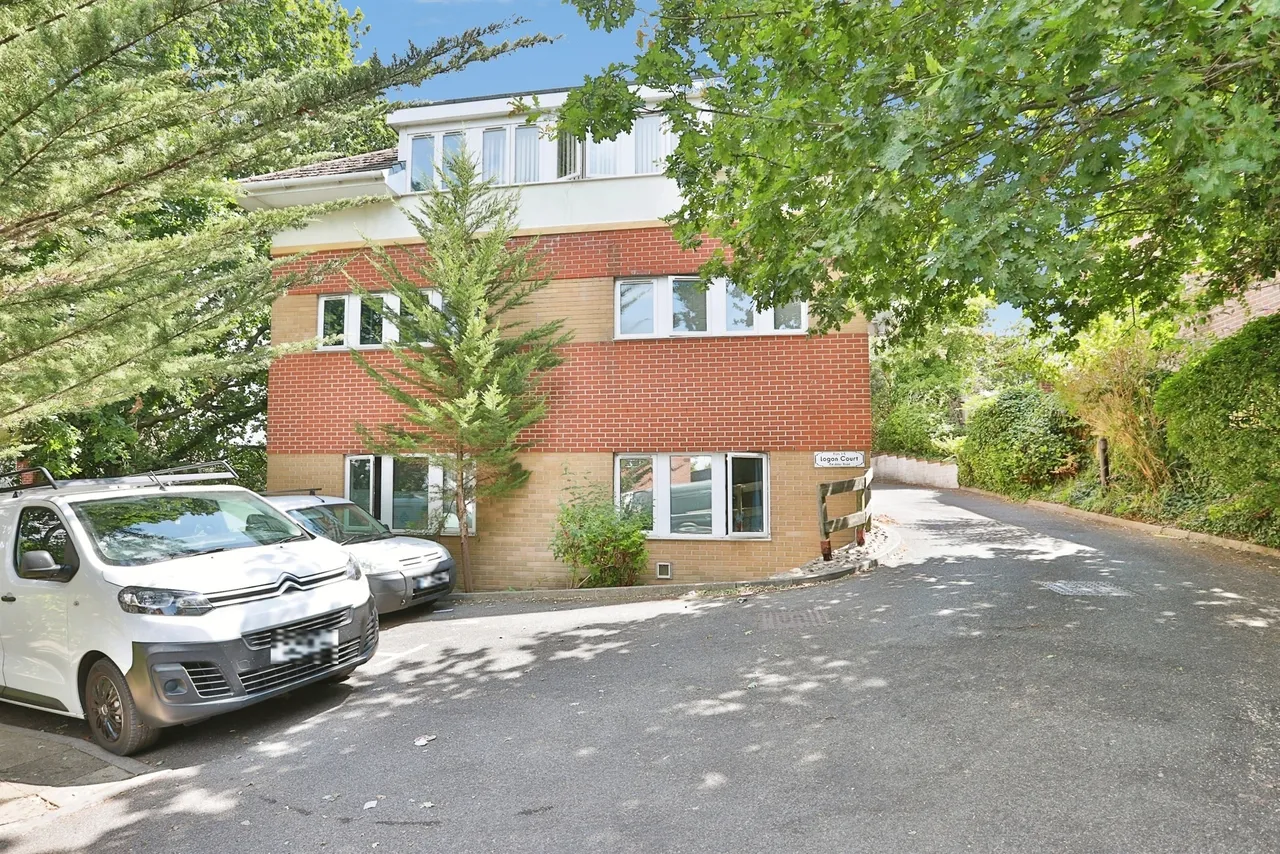 3 bed flat for sale, Alder Road, Poole, BH12