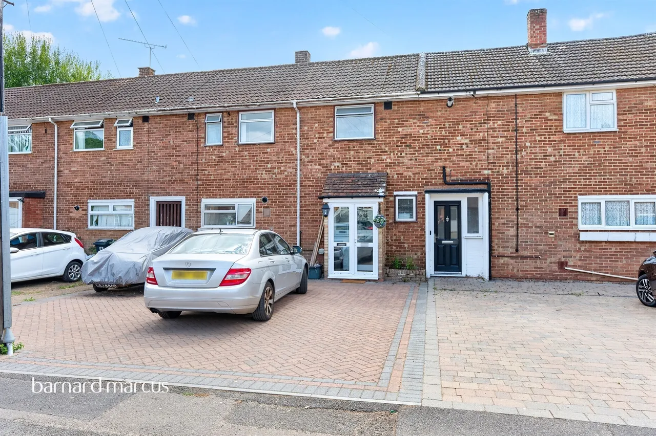 3 bed house for sale — Hatch Gardens, Tadworth