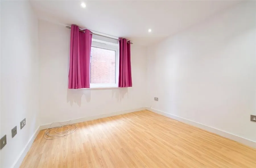 Southwell Park Road, Camberley, GU15, photo 5