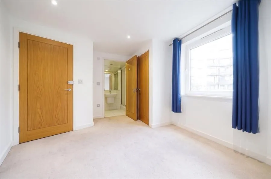 Southwell Park Road, Camberley, GU15, photo 4