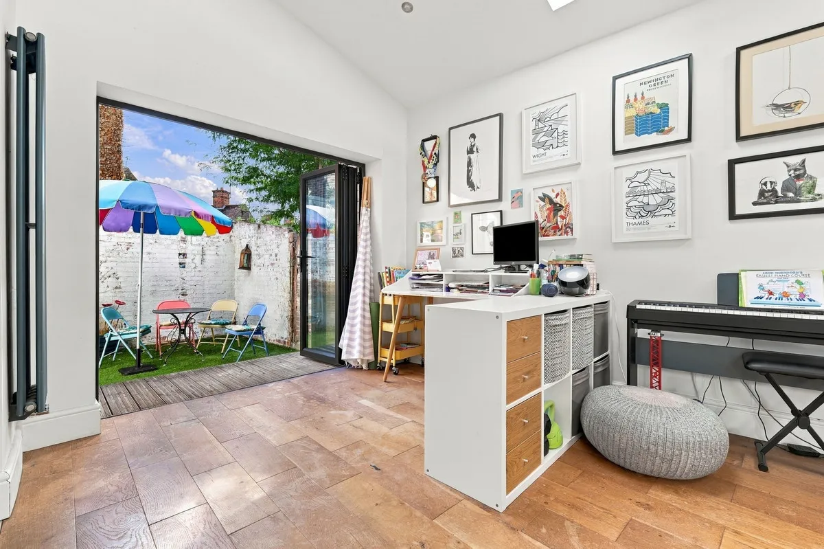 York Hill, Loughton, IG10, photo 14