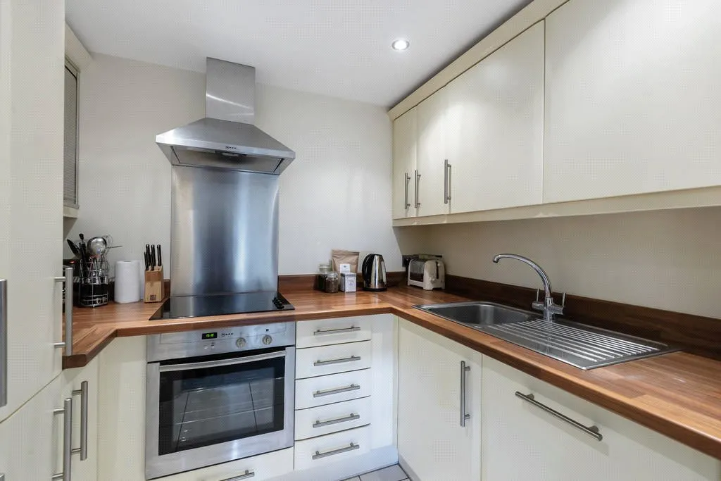Sutton Gardens, Winchester, SO23, photo 2