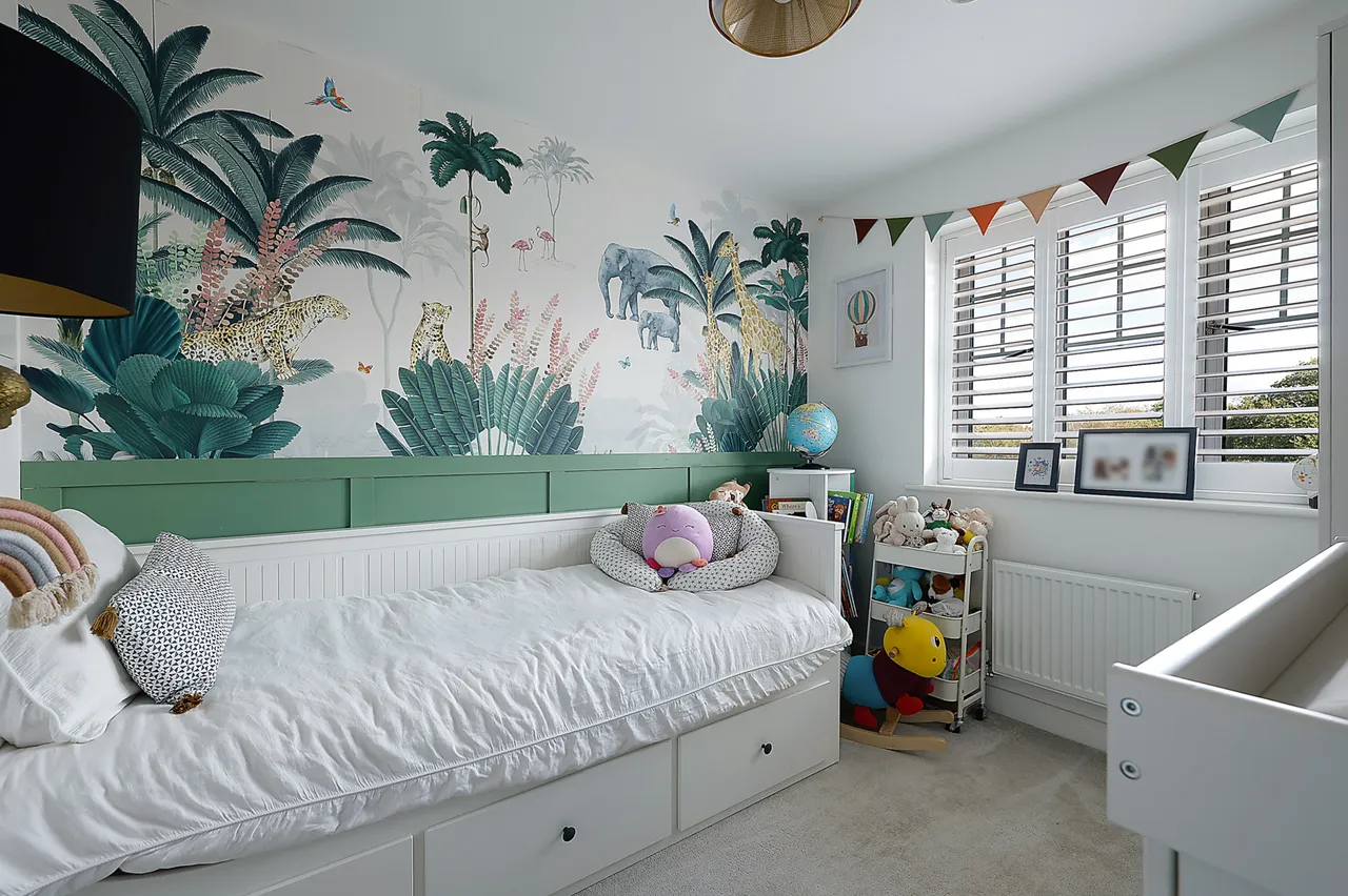 Foxglove Drive, Crawley, RH10, photo 8