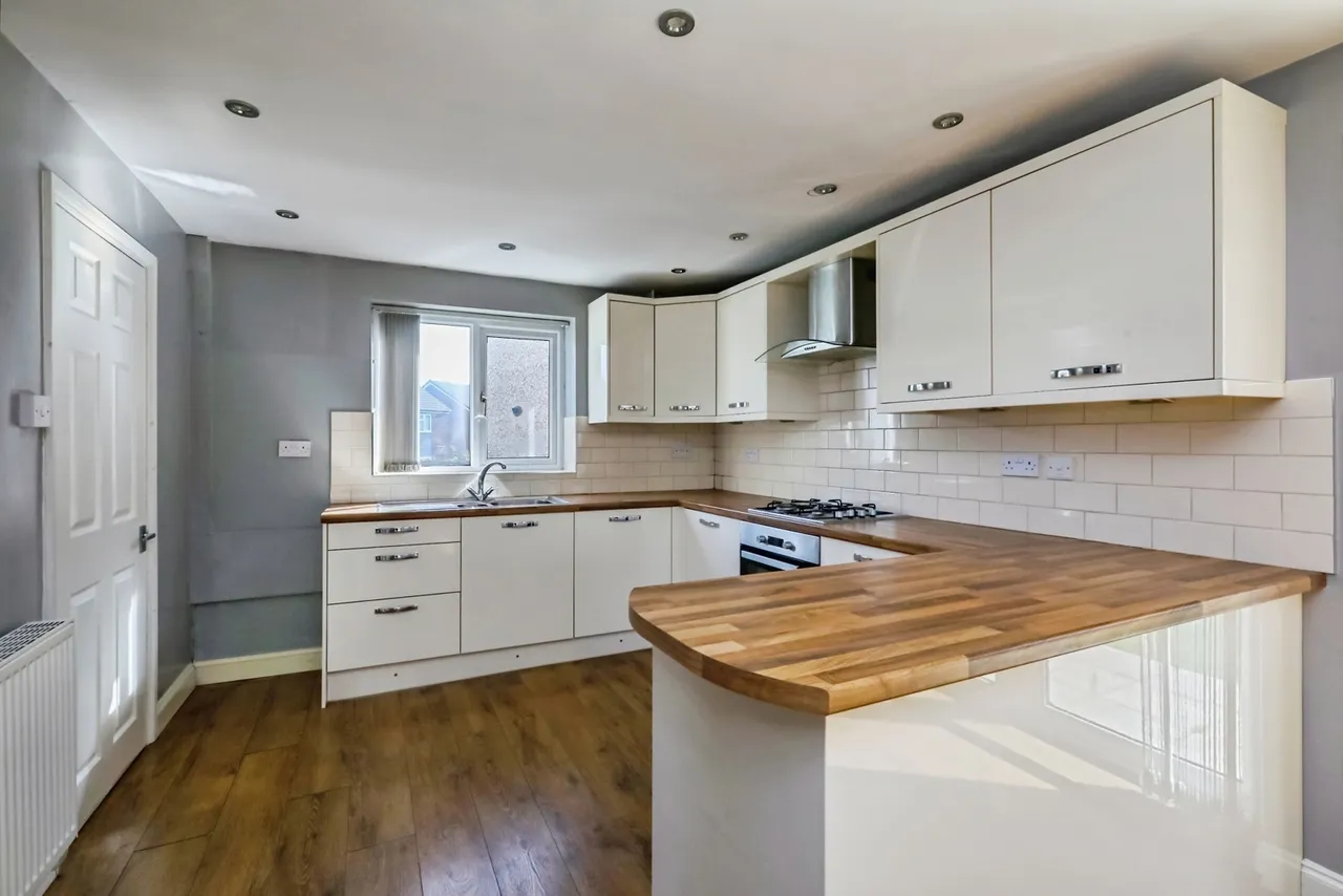 Gurth Drive, Thurcroft, Rotherham, South Yorkshire, S66, photo 3