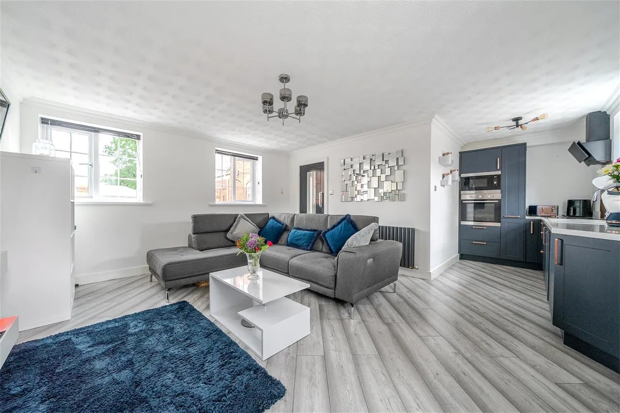 High Fawr Avenue, Oswestry, photo 2