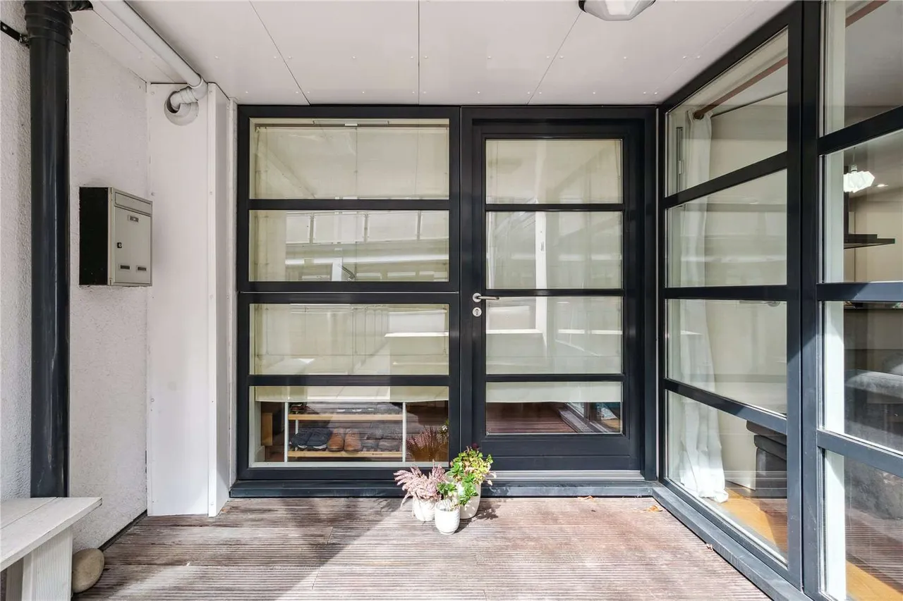 Candlemakers Apartments, 112 York Road, London, SW11 3RS, photo 2