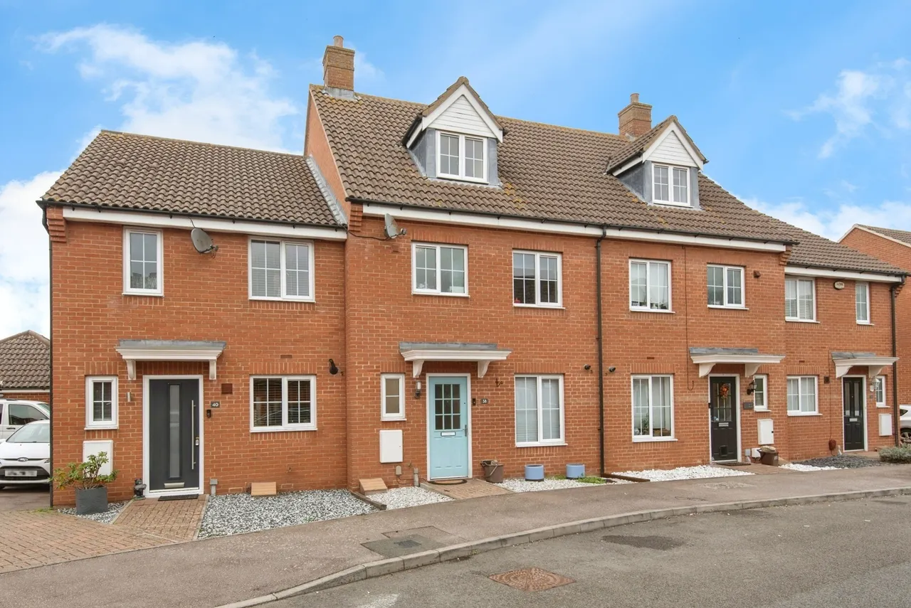 4 bed house for sale — St. Johns Road, Arlesey, Bedfordshire, SG15