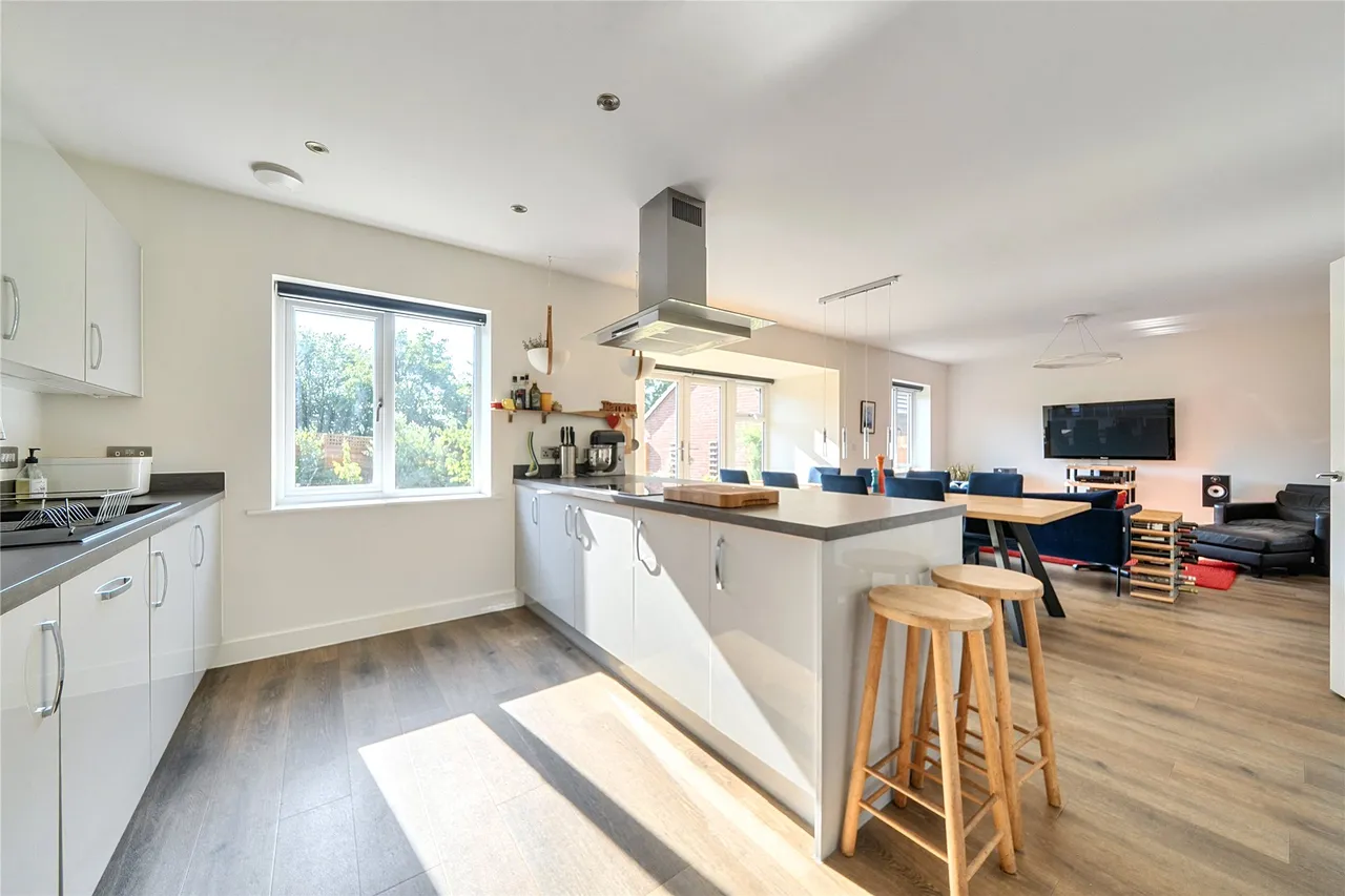 Lennon Way, Aylesbury, HP21, photo 4