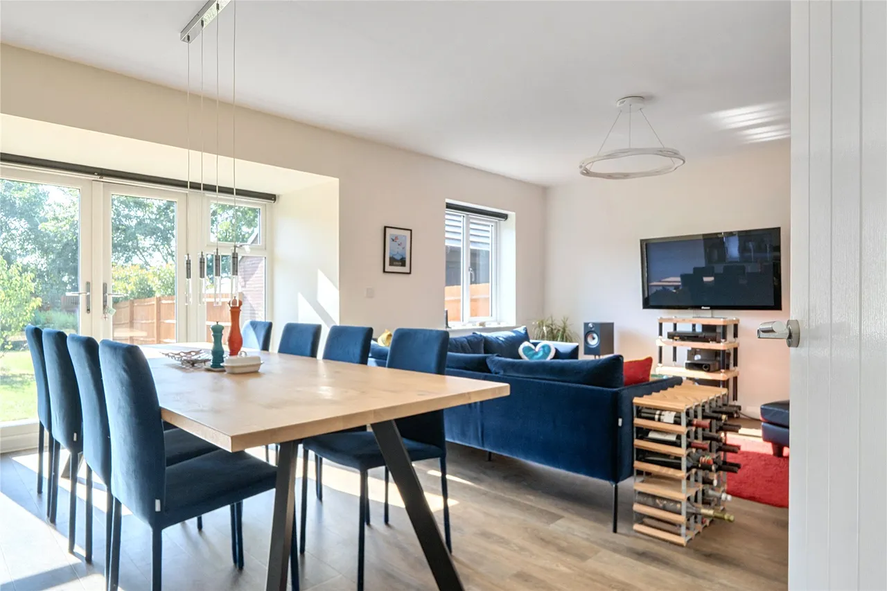 Lennon Way, Aylesbury, HP21, photo 5