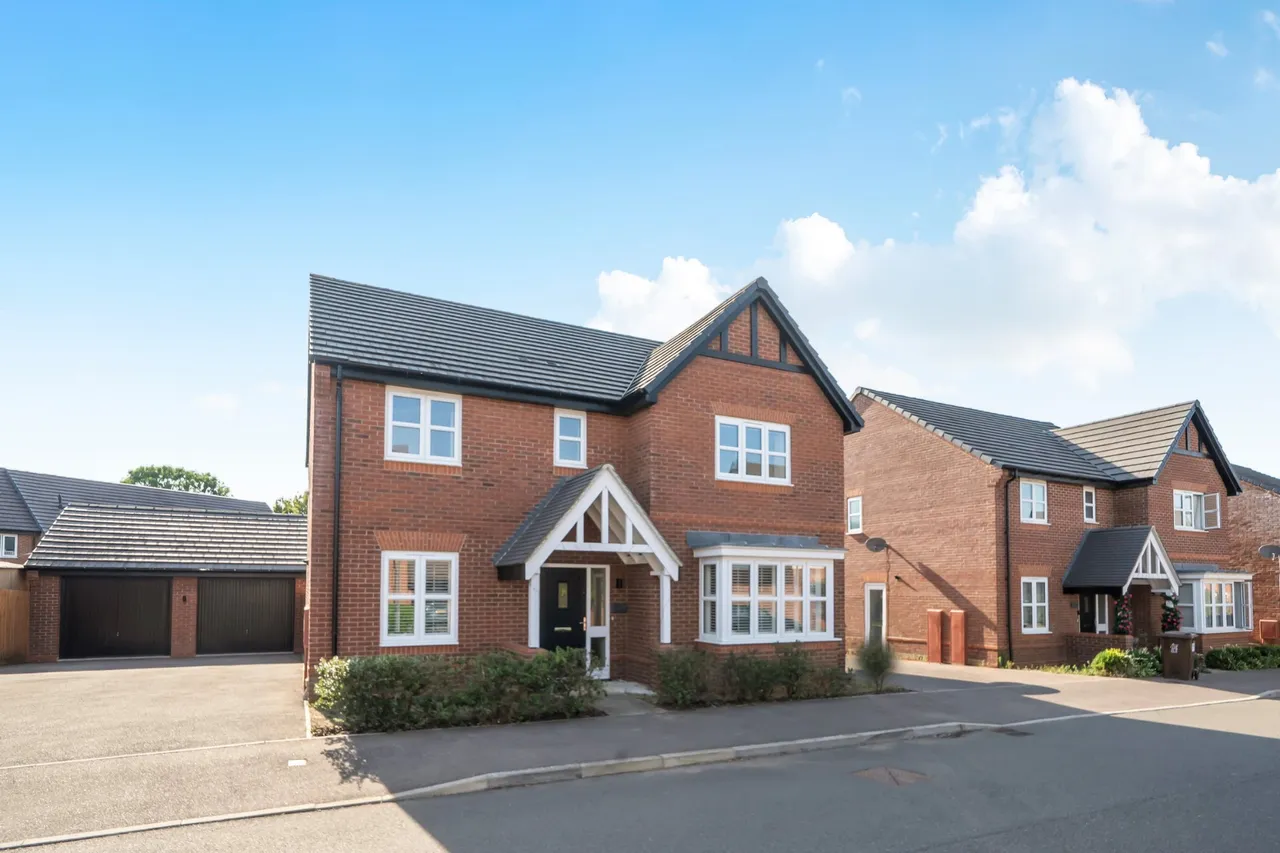 5 bed house for sale, Lennon Way, Aylesbury, HP21