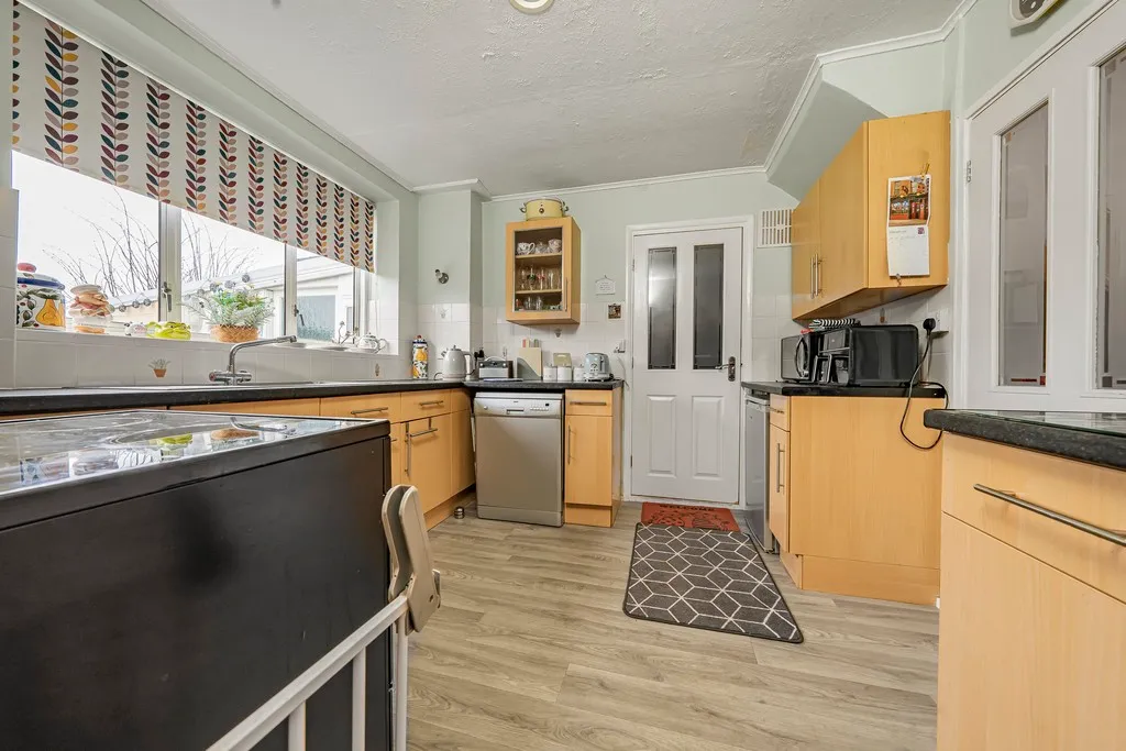 Morello Avenue, Hillingdon, UB8, photo 5