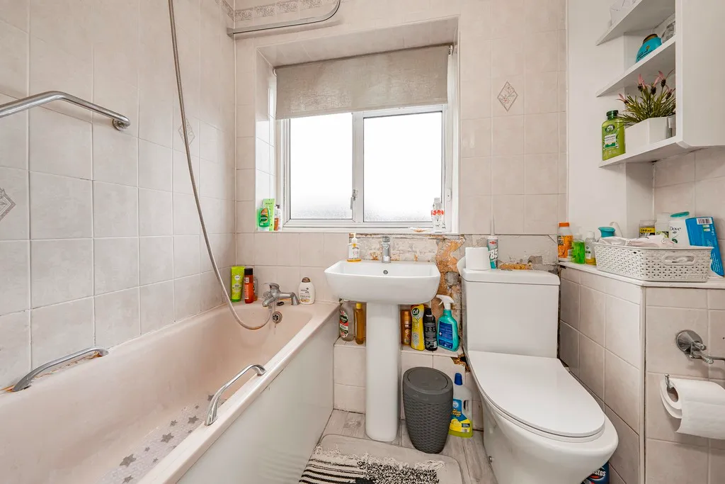 Morello Avenue, Hillingdon, UB8, photo 27
